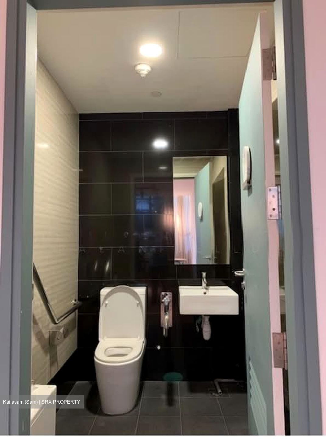 Tahir Building (D1), Office #563993831